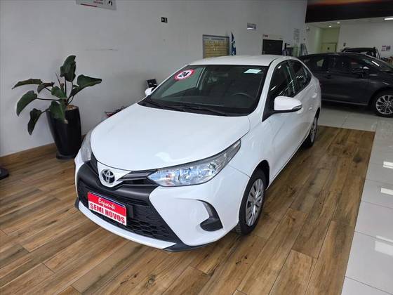 TOYOTA YARIS 1.5 16V FLEX SEDAN XL LIVE MULTIDRIVE TOYOTA YARIS 1.5 16V FLEX SEDAN XL LIVE MULTIDRIVE